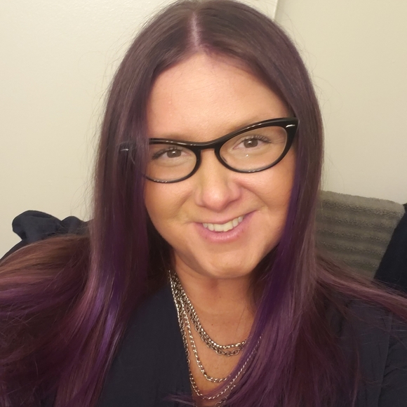 Meet your Posher, Carrie - Picture 2 of 13